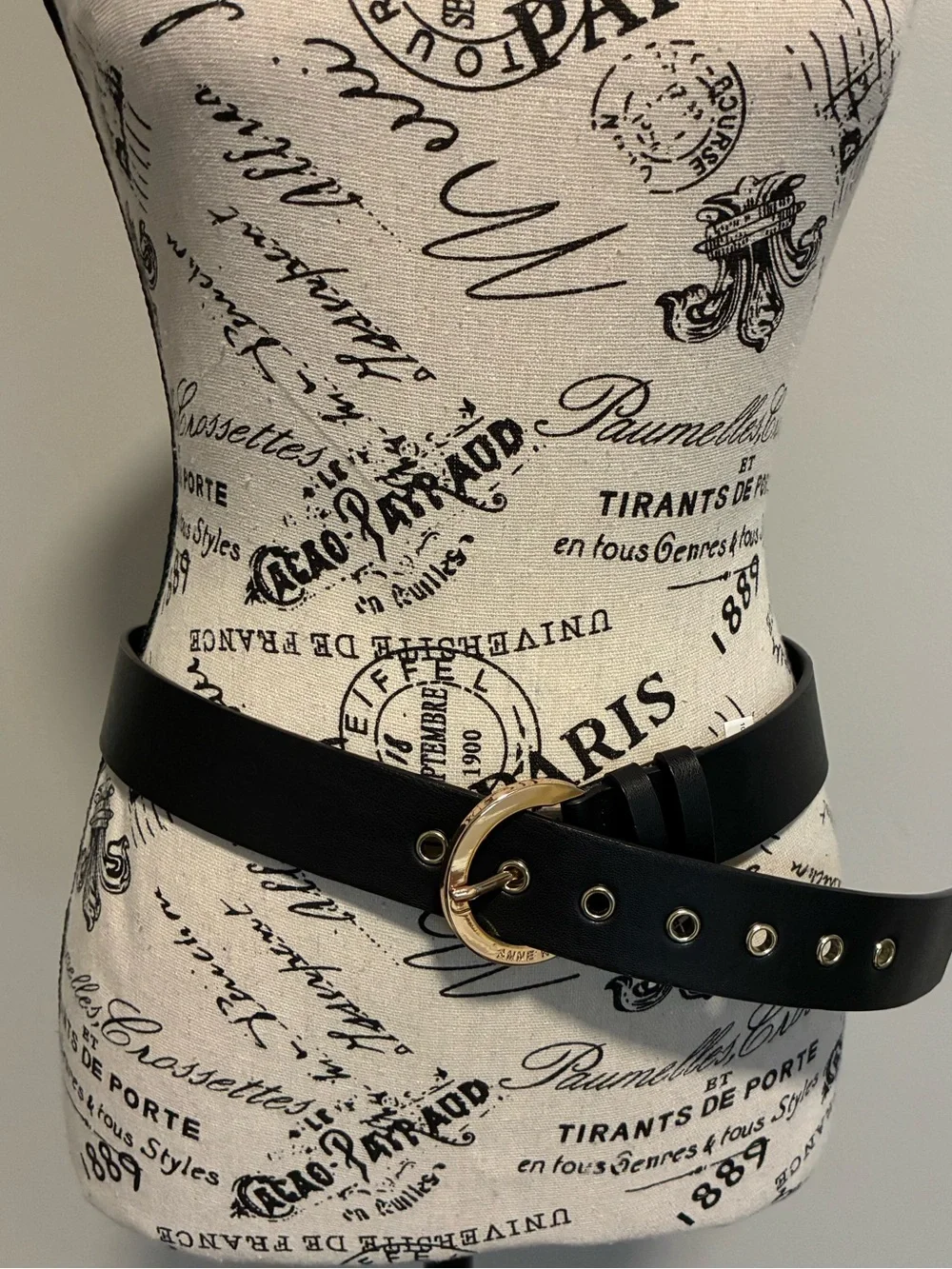 Anne Klein black polyurethane belt w/polished gold-tone round buckle NWOT